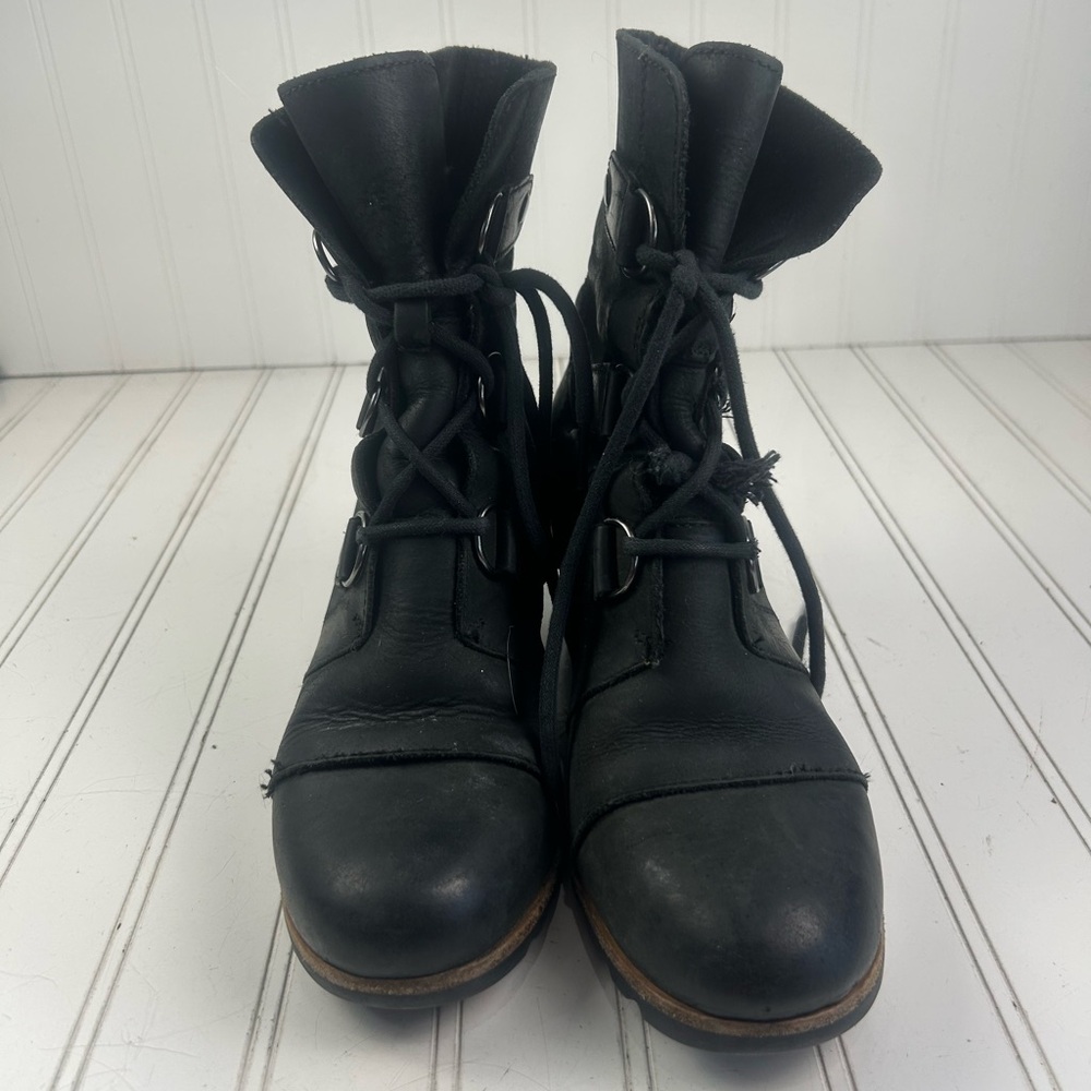 Sorel Joan of Arctic Wedge II Waterproof Lug Sole Black Boots Womenโs Size 6-6.5 - Picture 3 of 14